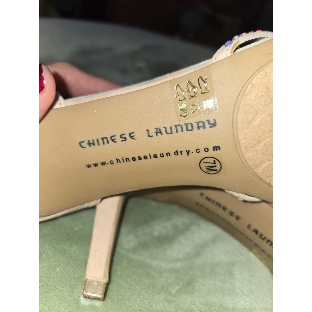 Chinese Laundry Kristin Nude Faux Suede Rhinestone T-Strap Dress Heels Mens 7M